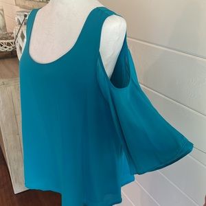 Cold Shoulder APT.9 Brand New Blouse